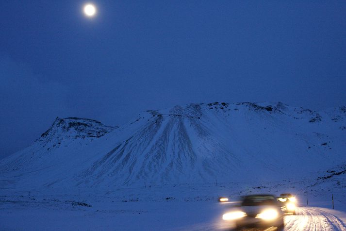 Þær voru búnar að vera í fjórar og hálfa klukkstund í föstum bílnum.
