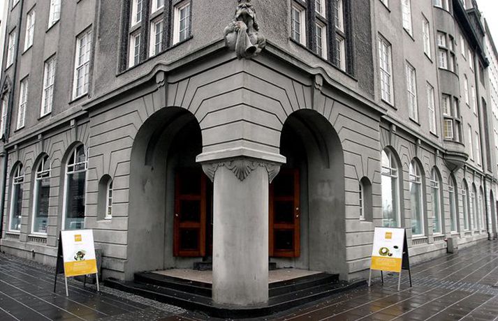 Árásin átti sér stað fyrir utan Apótekið. Mynd/ E. Ól.