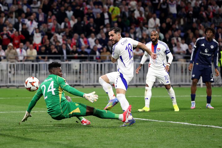 Rayan Cherki tryggir Lyon jafntefli eftir mistök hjá Andre Onana í marki Manchester United.