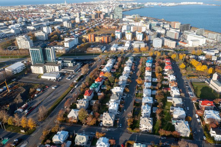 Hótelið sem fólkinu var vísð út af er í hverfi 105. Ekki er tilgreint nánar hvar. 
