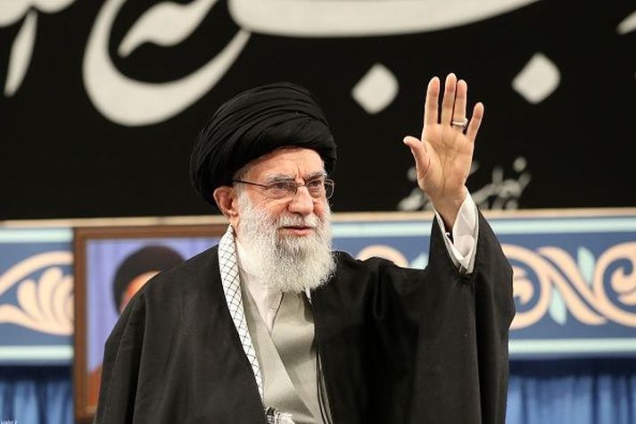 Ayatollah Ali Khamenei leiðtogi Íran.