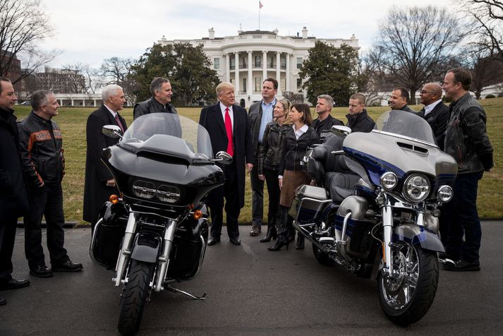 Trump tók á móti forsvarsmönnum og starfsmönnum Harley-Davidson fyrr á árinu.