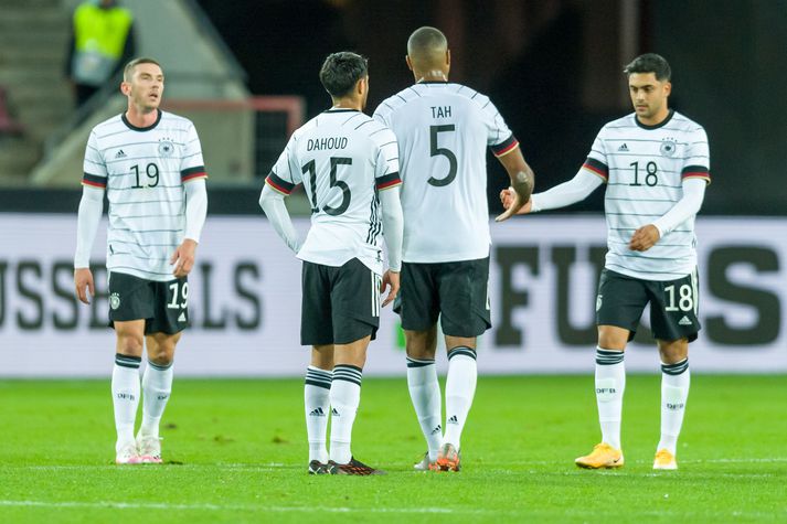 Germany v Turkey - International Friendly COLOGNE, GERMANY - OCTOBER 07: (BILD ZEITUNG OUT) Robin Gosens of Germany, Mahmoud Dahoud of Germany, Jonathan Tah of Germany and Naddiem Amiri of Germany looks dejected after the international friendly match between Germany and Turkey at RheinEnergieStadion on October 7, 2020 in Cologne, Germany. (Photo by Mario Hommes/DeFodi Images via Getty Images)