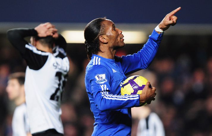 Drogba fagnar marki sínu.