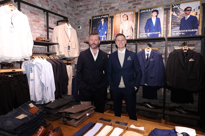Grímur Garðarsson, annan eigandi Bestseller á Íslandi og Hilmar Eyþór Ásgeirsson, verslunarstjóri Jack & Jones í Kringlunni segja stráka vita hvað þeir vilja þegar kemur að fermingarfötunum.