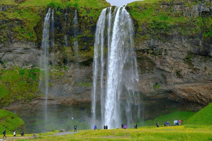 Seljalandsfoss er einn vinsælasti ferðamannastaður landsins.