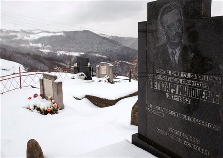 Gröf Svetozars Milosevic, föður Slobodans Milosevic. Deilt er um hvar sá síðarnefndi skuli borinn til hinstu hvílu.