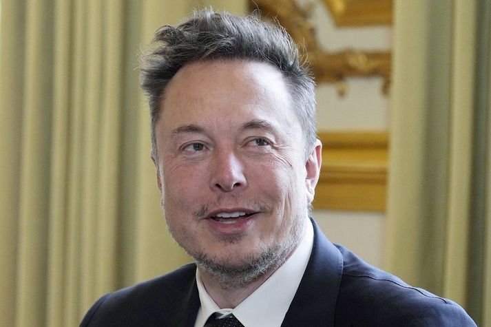 Elon Musk á sér stóra drauma með Neuralink og segir þróun búnaðar sem gerir fólki kleift að stýra tækjum með huganum mjög mikilvæga.