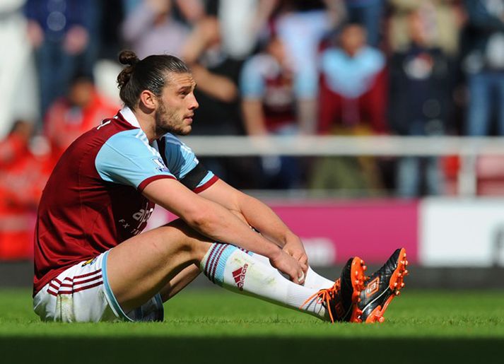 Andy Carroll reif liðband í ökkla.