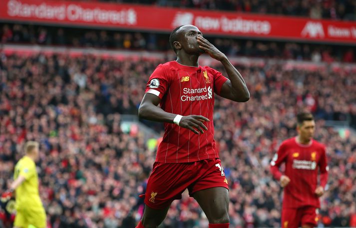 Sadio Mané fagnar marki sínu gegn Bournemouth í dag.