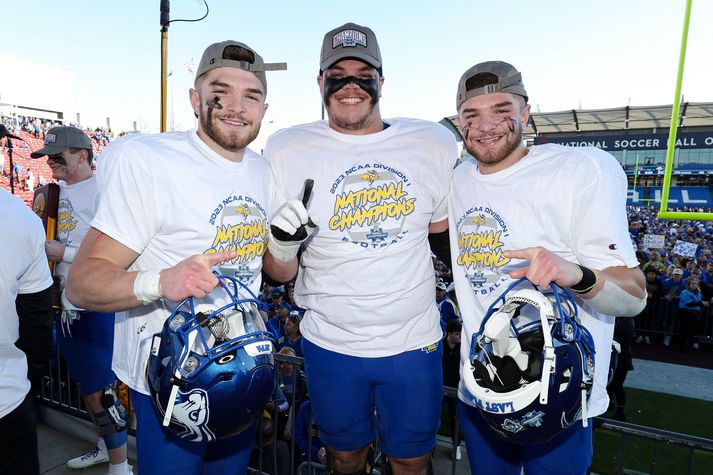 Jadon og Jaxon Janke eru hér með Garret Greenfield, sem var liðsfélagi þeirra í South Dakota State háskólaliðinu.