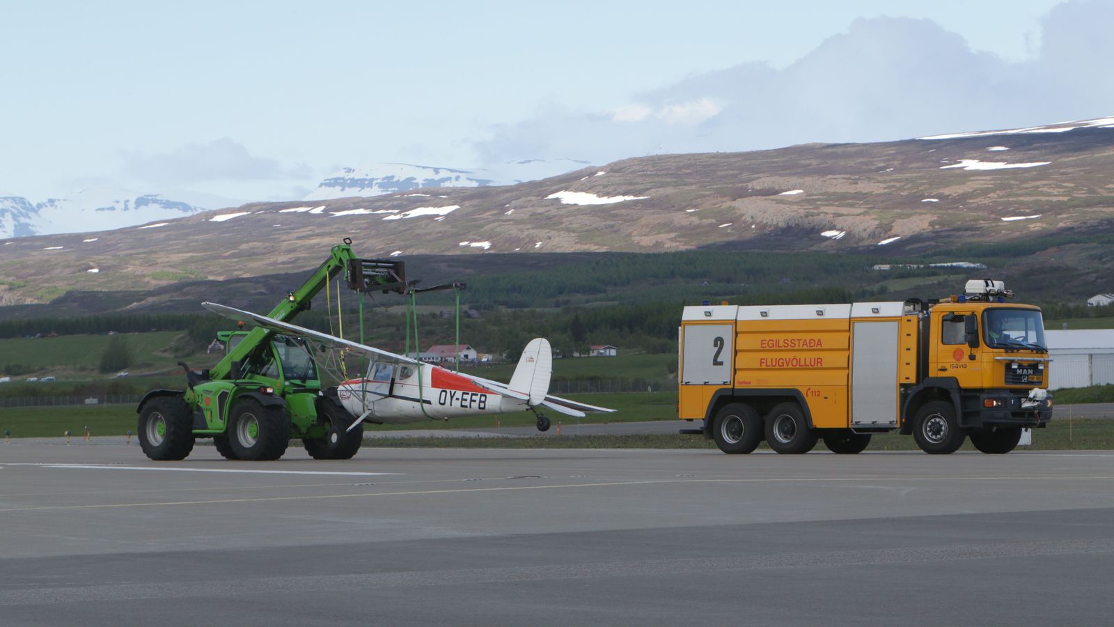 Hlekktist í lendingu á Egilsstaðaflugvelli