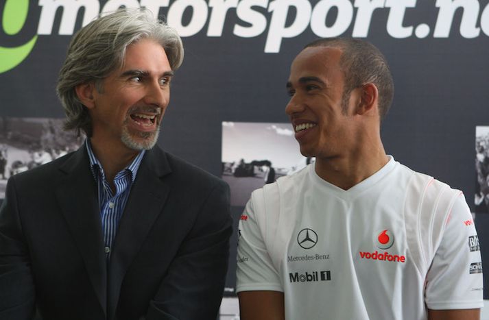 Hill telur Hamilton undir meiri pressu en Rosberg