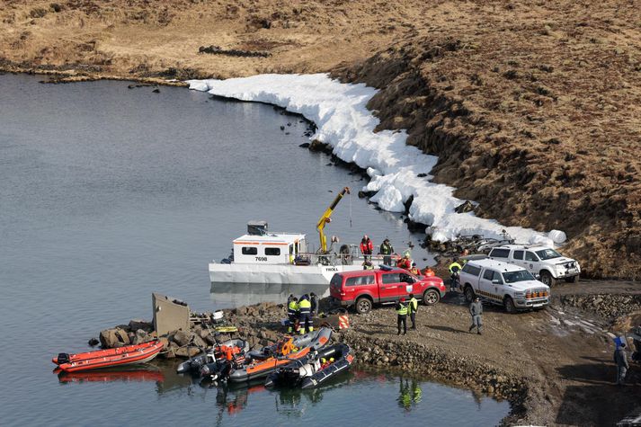 Á sjötta tug viðbragðsaðila eru nú á svæðinu.