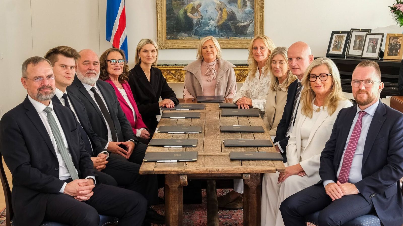 Ríkisráðsfundur og styttist í setningu þings