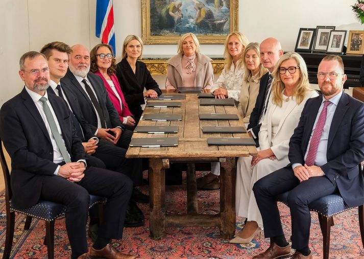 Tíu ráðherrar auk forseta Íslands.