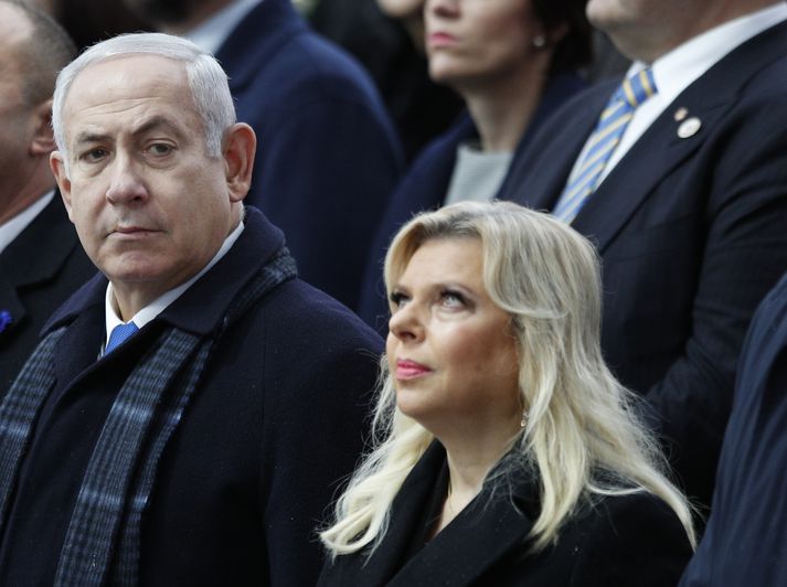 Lögregluyfirvöld í Ísrael fara fram á að forsætisráðherrahjónin Benjamin og Sara Netanyahu verði ákærð fyrir spillingu.