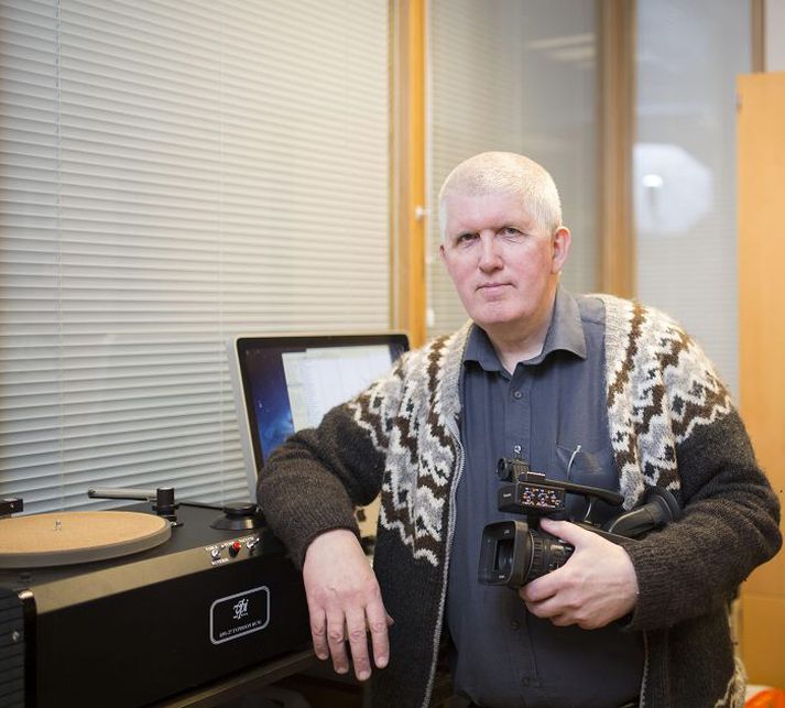 Forstöðumaðurinn segir skemmtilegt að hlýða á svo fallegt og hnökralaust mál eins og margir viðmælenda hans viðhafa.