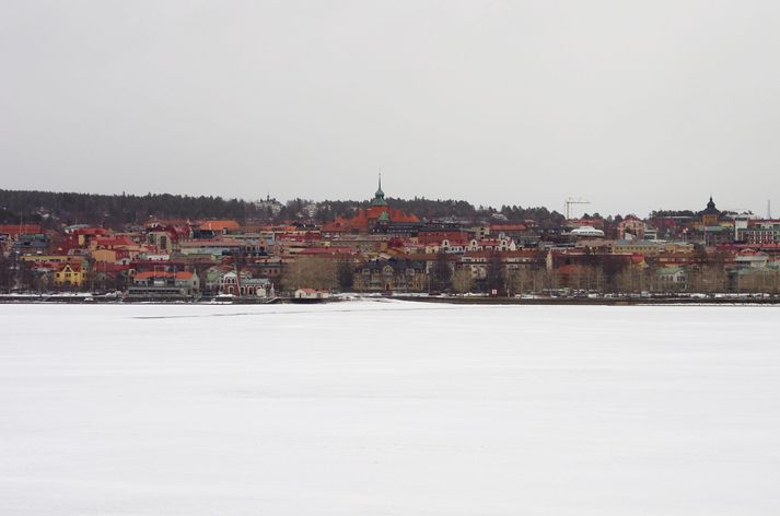 Um 70 þúsund manns búa í Östersund við Storsjön í Jämtland.