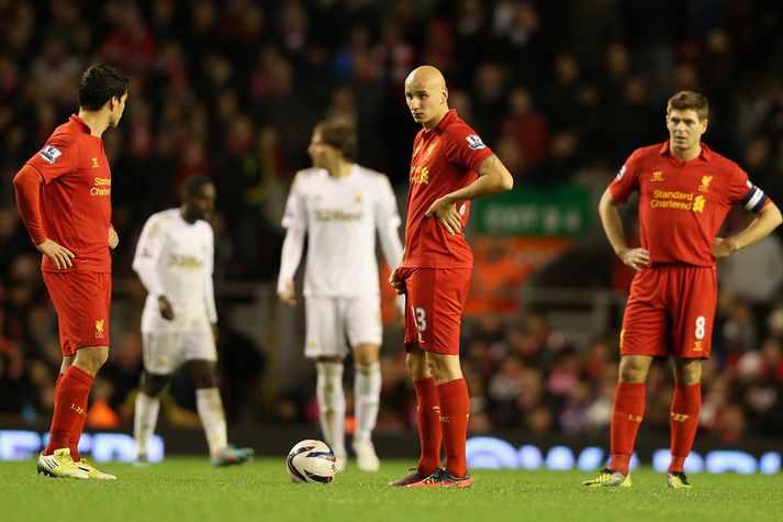 Jonjo Shelvey; Steven Gerrard og Luis Suarez.