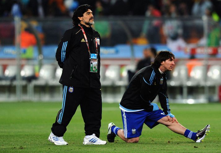 Lionel Messi og Diego Maradona.