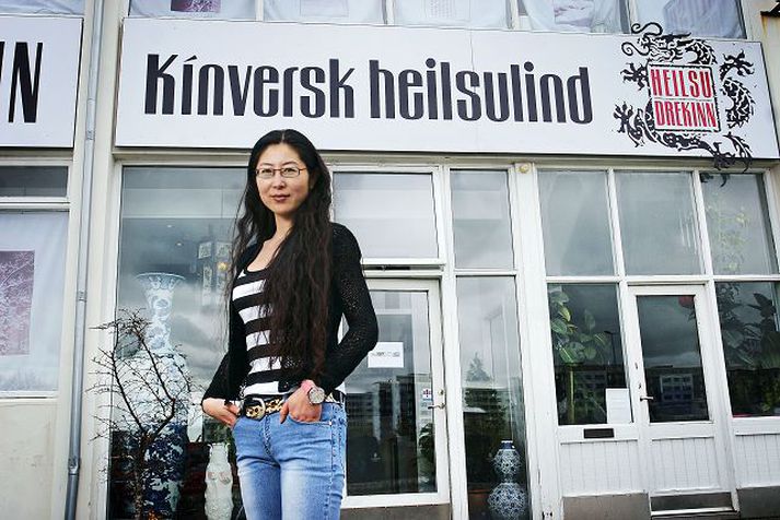 Dong Qing Guan hefur æft tai chi um árabil og segir það hafa góð áhrif á líkama og sál.
fréttablaðið/hörður
