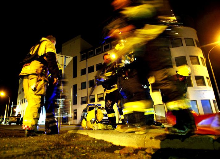 Slökkviliðsmynd að störfum. Myndin tengist ekki útkalli kvöldsins.