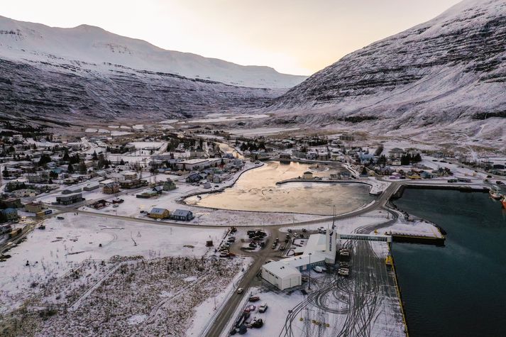 Íbúar í Seyðisfirði hafa lengi kallað eftir bættum samgöngum yfir heiðina.