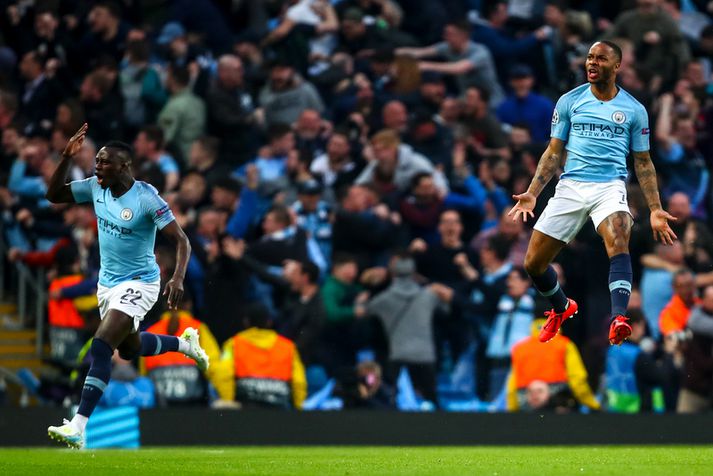 Raheem Sterling fagnar marki með Manchester City á tímabilinu.