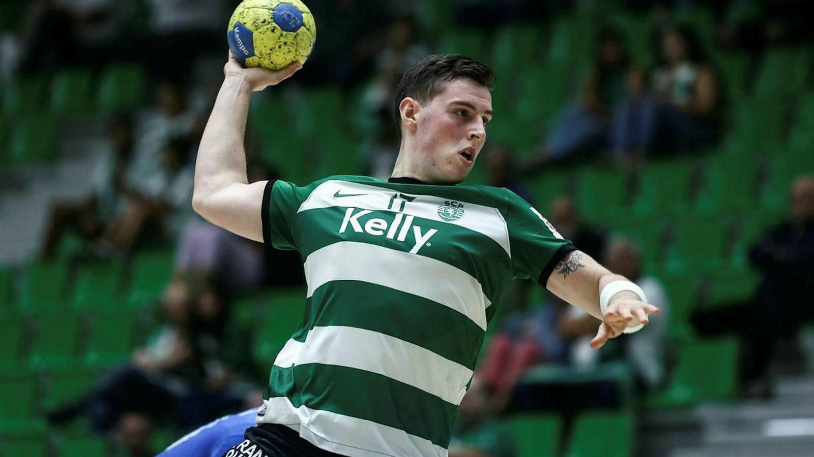 Orri fór illa með færin en fer á­fram þrátt fyrir tap