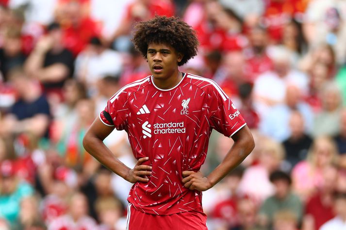 Ifeanyi Ndukwe þarf að safna sér punktum til að fá leyfi til að starfa innan Bretlands.