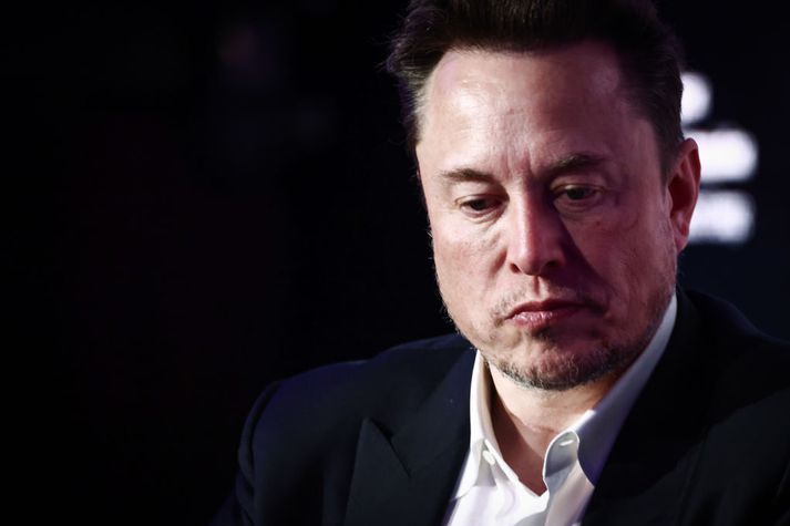 Musk var ekki ánægður með svívirðingar net-trölla sem rigndu yfir hann meðan hann dó ítrekað í tölvuleiknum Path of Exile 2.