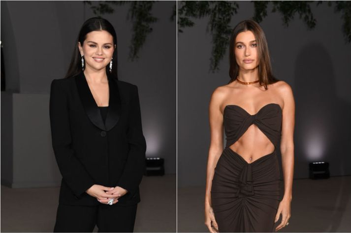 Þær Selena Gomez og Hailey Bieber skinu skært á árlegum galaviðburði í Los Angeles um helgina. Þá skinu þær ennþá skærar þegar þær stilltu sér upp saman á ljósmynd á viðburðinum.