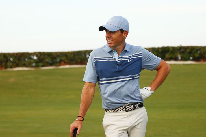 Efsti maður heimslistans, Rory McIlroy, þreytir frumraun sína á Charles Schwab Challenge mótinu.