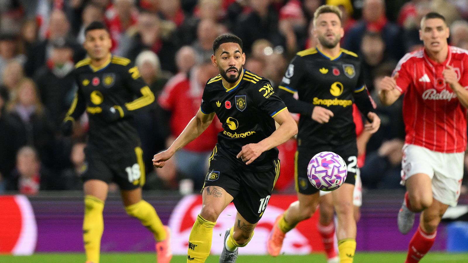 Fernandes jafnaði stoðsendingametið í sigri United