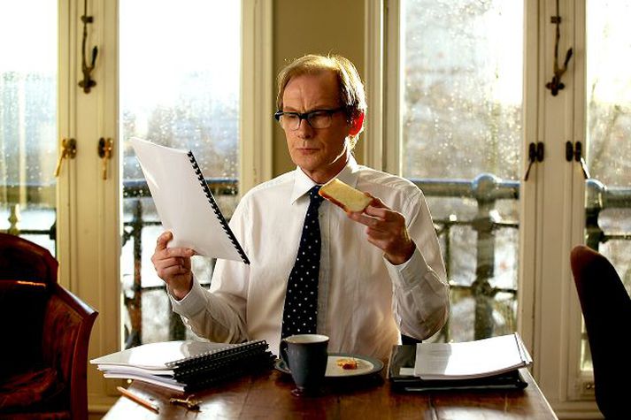 bill Nighy Hefur vafalítið ekkert kynnt sér hvernig lífið á Íslandi gengi fyrir sig áður en hann hóf leik í sjónvarpsmyndinni The Girl in the Café.