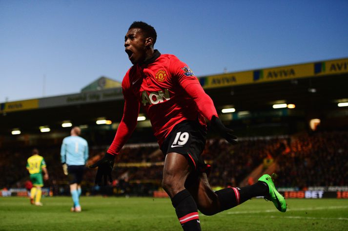 Welbeck fagnar marki sínu í dag.