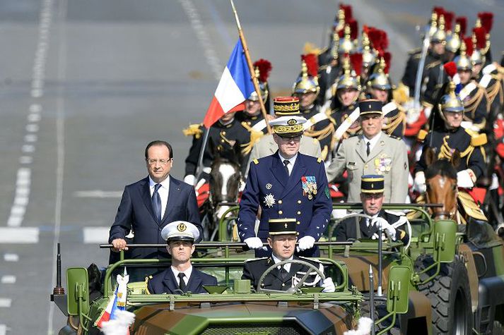 Herinn gegndi að venju stóru hlutverki við hátíðarhöldin í París.