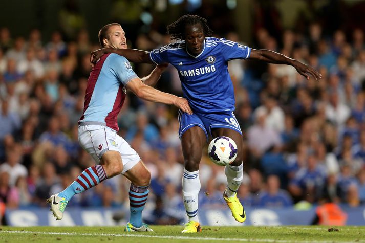 Lukaku í leik með Chelsea gegn Aston Villa árið 2013. Hann er nú mættur aftur sem dýrasti leikmaður í sögu félagsins.