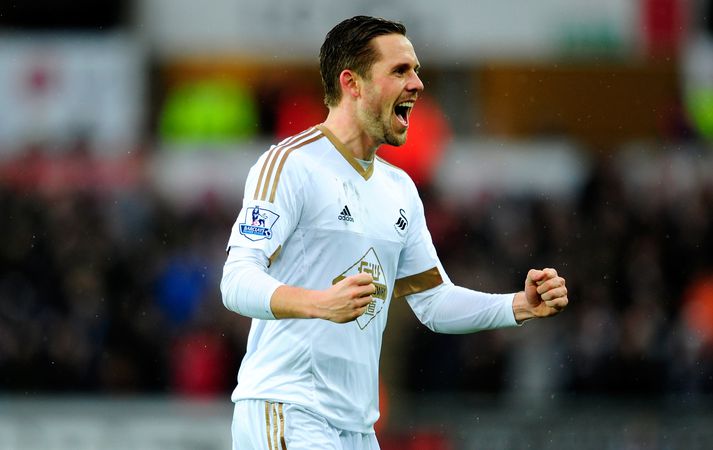 Gylfi skoraði í dag og sló svo í gegn í brúðkaupi stuðningsmanns Swansea.