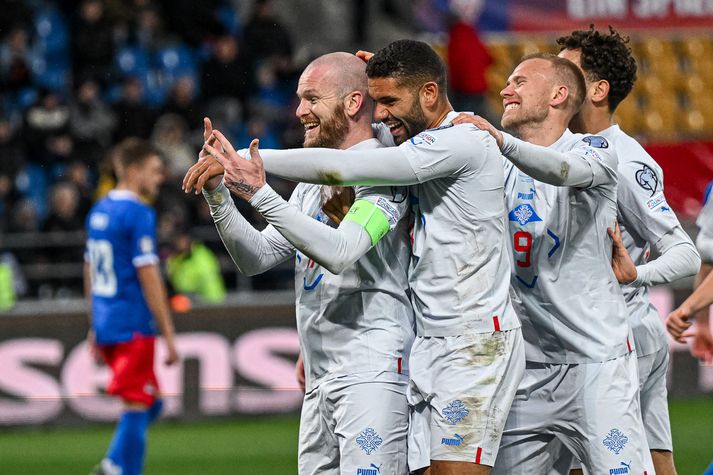 Aron Einar Gunnarsson fagnar einu af fimm mörkum sínum fyrir íslenska A-landsliðið.