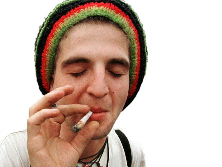 Fæstir Íslendinga vilja leyfa kannabisreykingar.