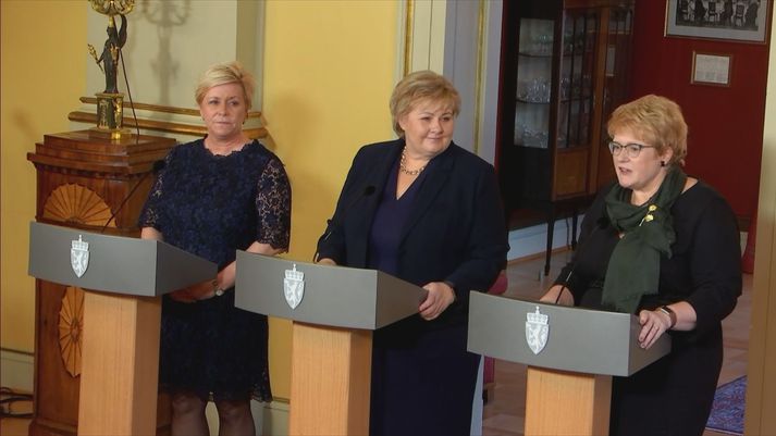 Oddvitar stjórnarflokkanna kynntu nýju ríkisstjórnina á blaðamannafundi í Osló í gær. Siv Jensen til vinstri, Erna Solberg fyrir miðju og Trine Skei Grande til hægri.