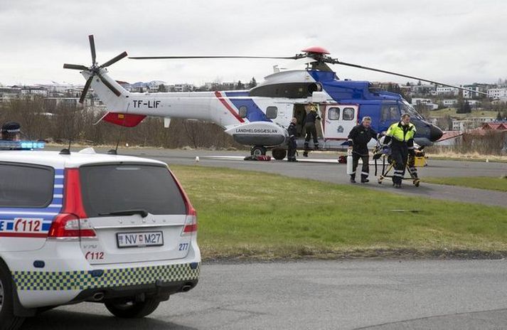 Konan var flutt á Landspítalann með þyrlu ásamt tveimur öðrum.