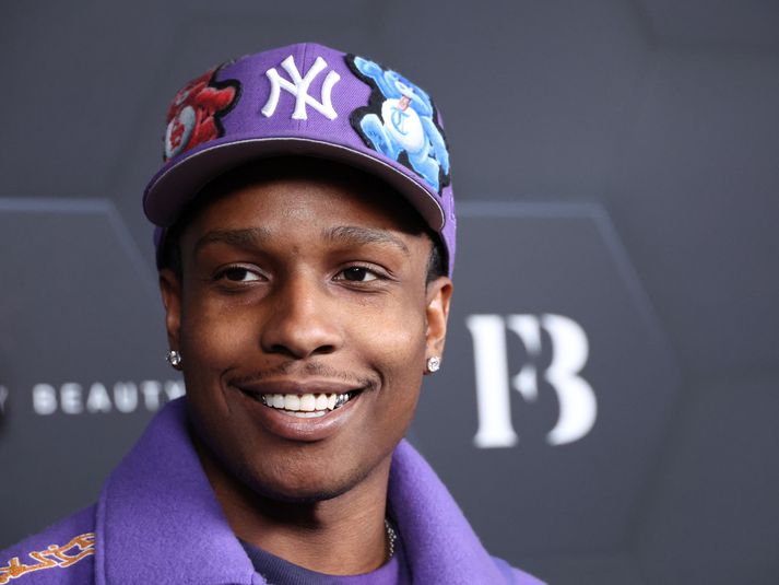 Alls óvíst er hvort A$AP Rocky sé jafnglaður í dag og hann var í febrúar þegar þessi mynd var tekin.