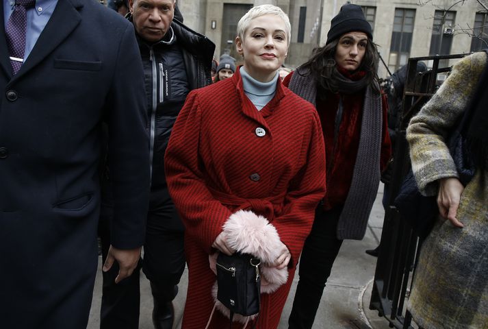 Rose McGowan er ein fjölmargra kvenna sem stigið hafa fram og sakað Weinstein um kynferðisofbeldi.