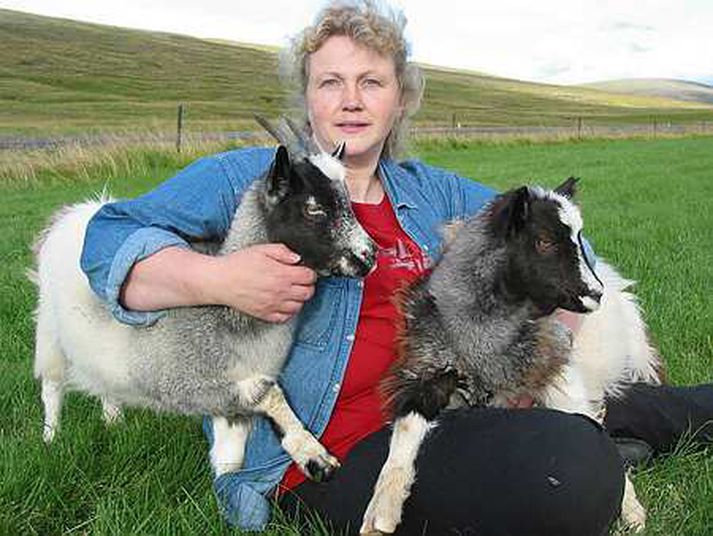 Jóhanna Þorvaldsdóttir ásamt hluta stofns síns.