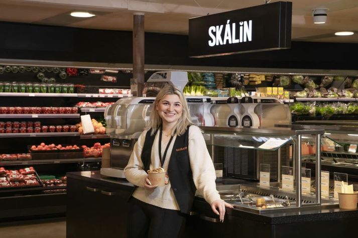 Skyrið er geymt á ísvélum.