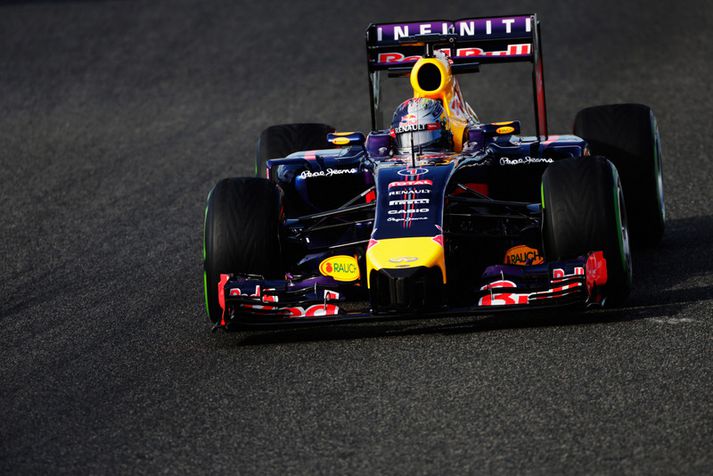 Sebastian Vettel á æfingu á nýjum bíl Red Bull á Spáni í morgun.