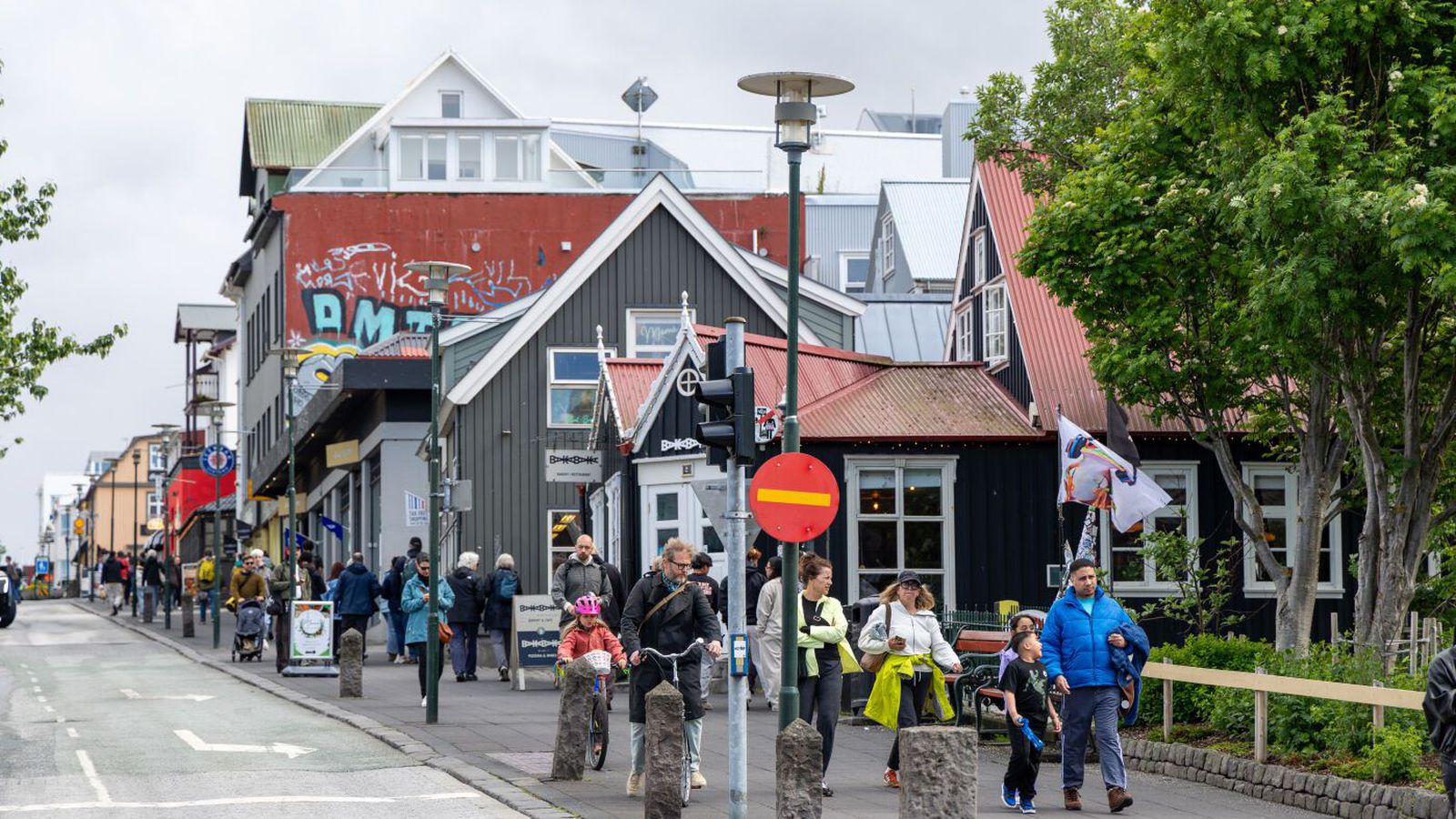 Veður með ró­legasta móti um helgina